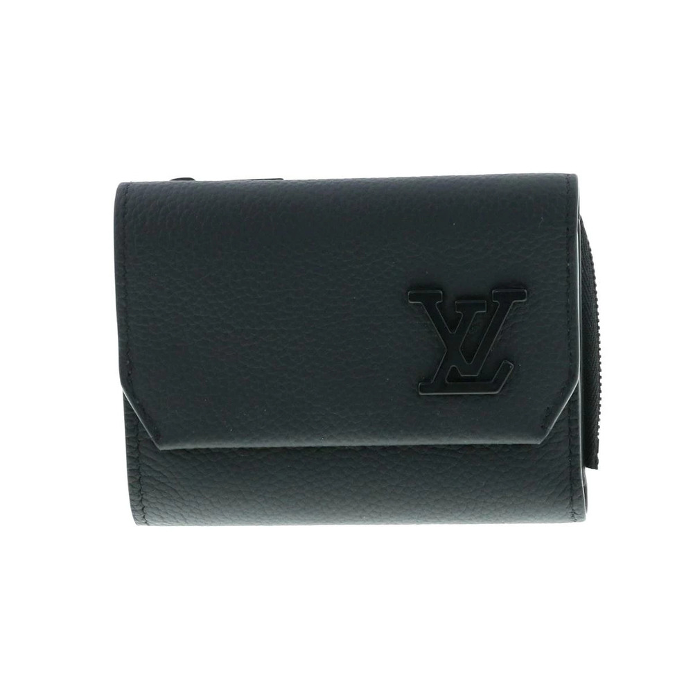LOUIS VUITTON Portefeuille Pilot Bi fold Wallet Black